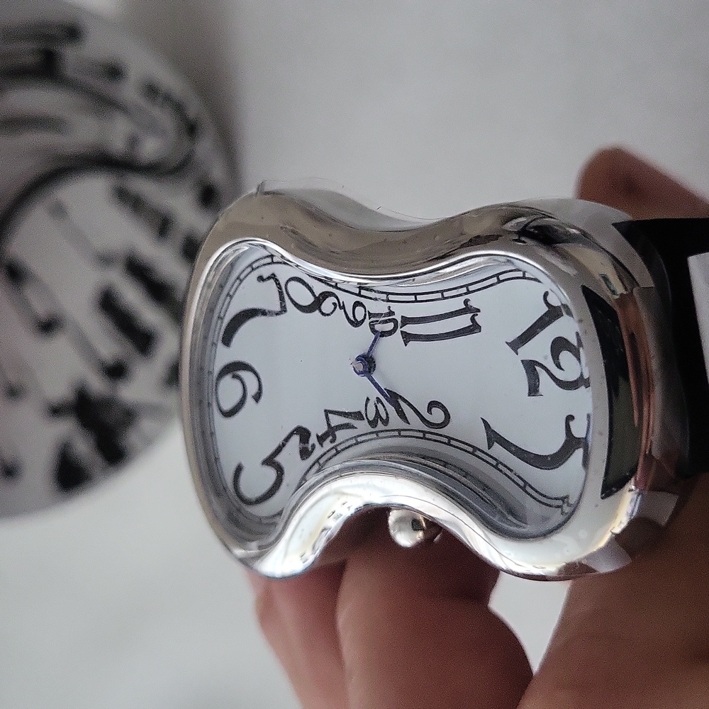 Salvador Dali Melting Clock Surreal Watch LARGE - Picture 6 of 9